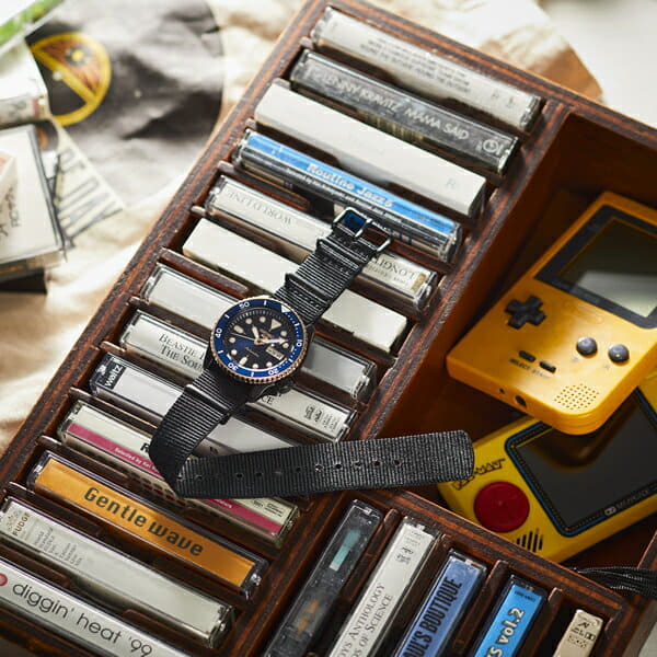 Seiko 5 Sports Automatic herenhorloge met blauwe wijzerplaat en zwarte NATO-band - SBSA098