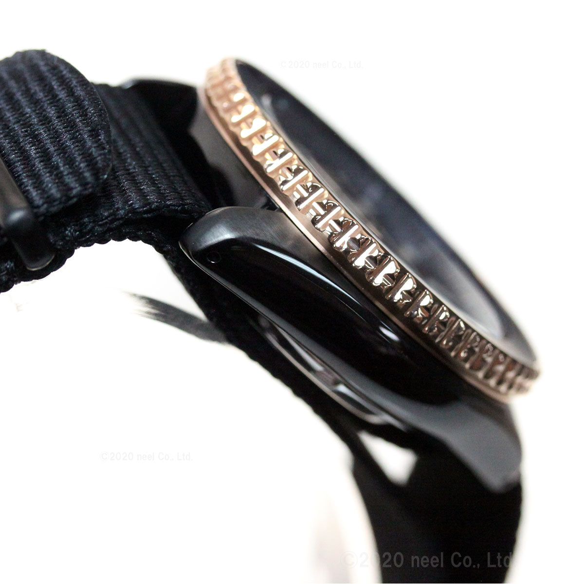 Seiko 5 Sports Automatic herenhorloge met blauwe wijzerplaat en zwarte NATO-band - SBSA098